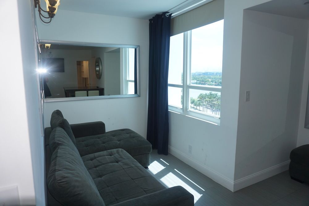 Collins Apartments By Design Suites Miami Beach Bagian luar foto