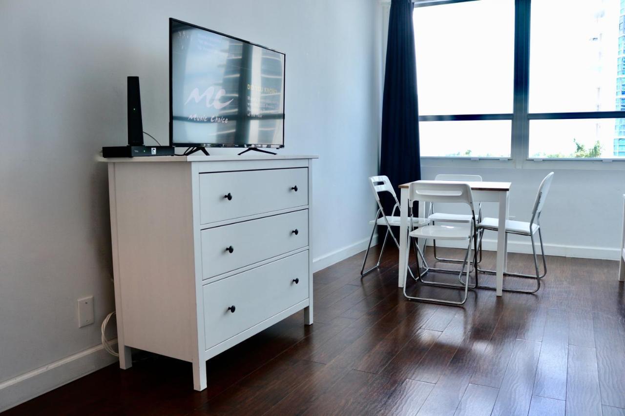 Collins Apartments By Design Suites Miami Beach Bagian luar foto