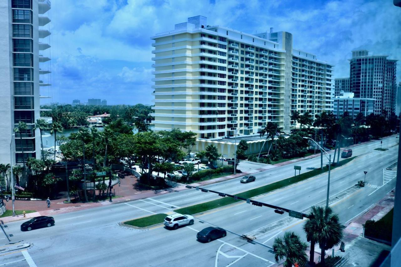 Collins Apartments By Design Suites Miami Beach Bagian luar foto